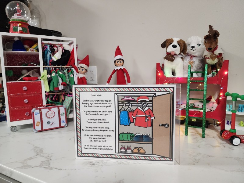 Magic Elf Gloves Printable Poster and Labels FREEBIE – Elf Day 11