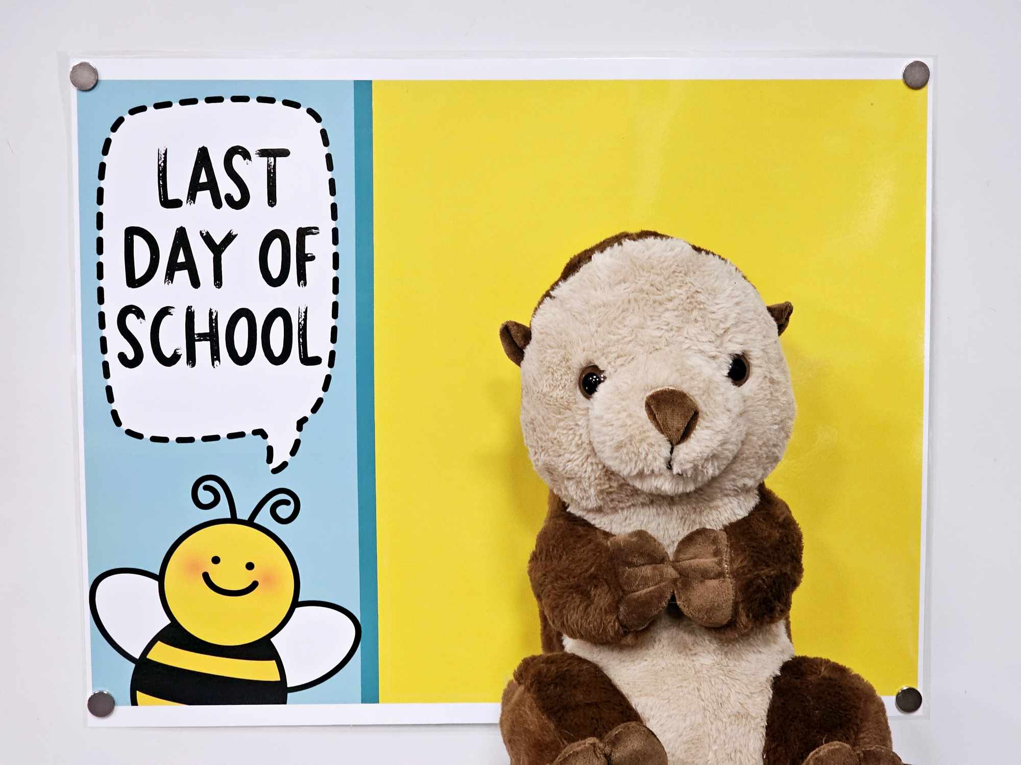 Last Day of School Backdrop Poster: Bee - Option #1