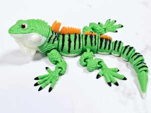 Carolyn's Classroom Critters: Iguana